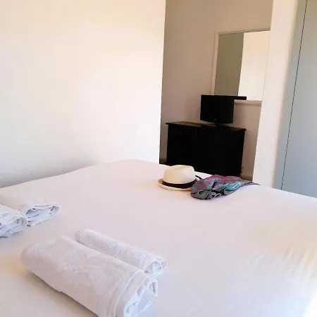 Дом отдыха Fantastic 3 Bedrooms Mareverde, Wifi Free Адехе